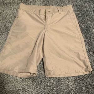 Chaps beige golf shorts 10 regular